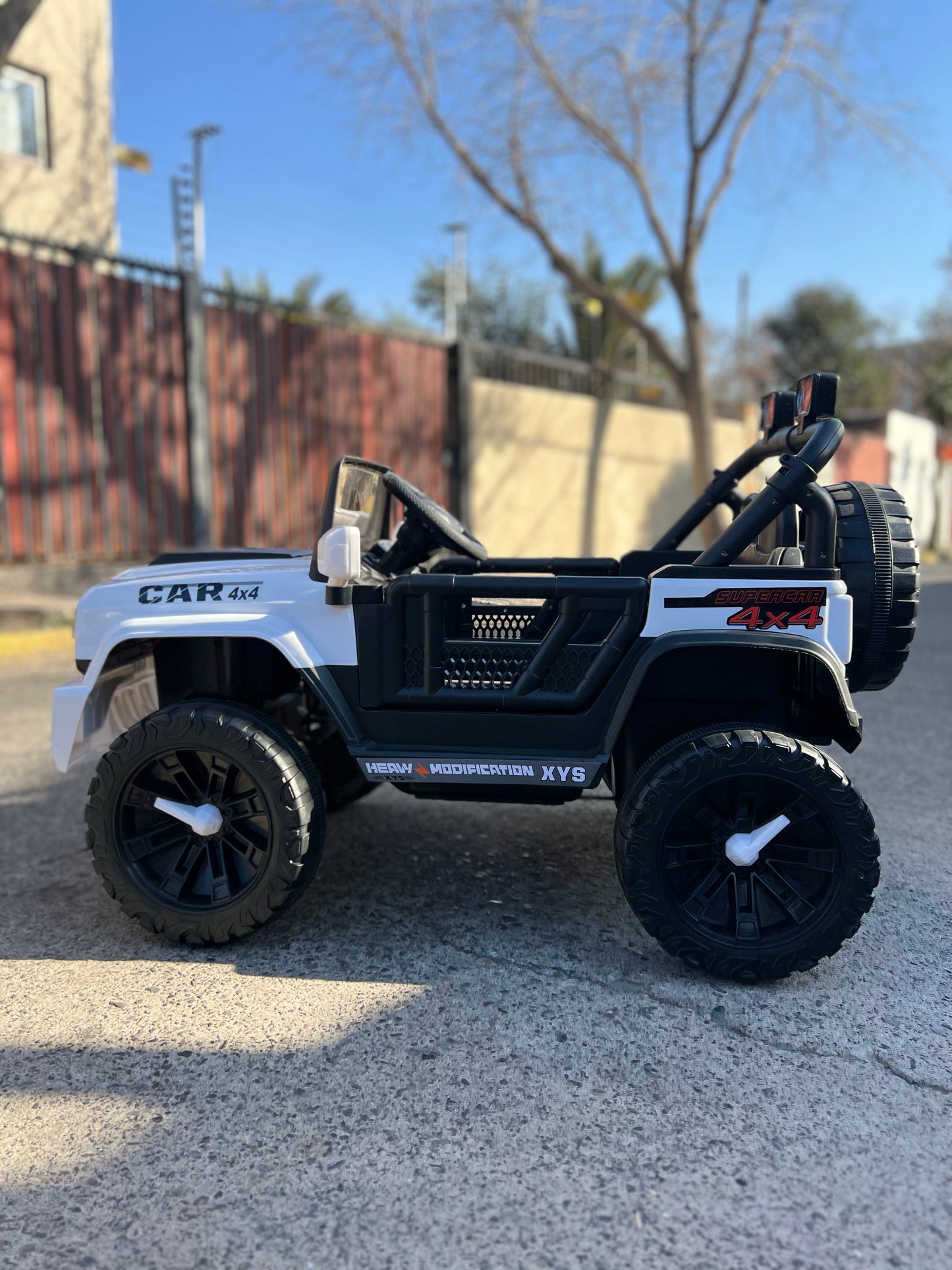 JEEP A BATERIA PARA NIÑOS CON CONTROL PARA PADRES