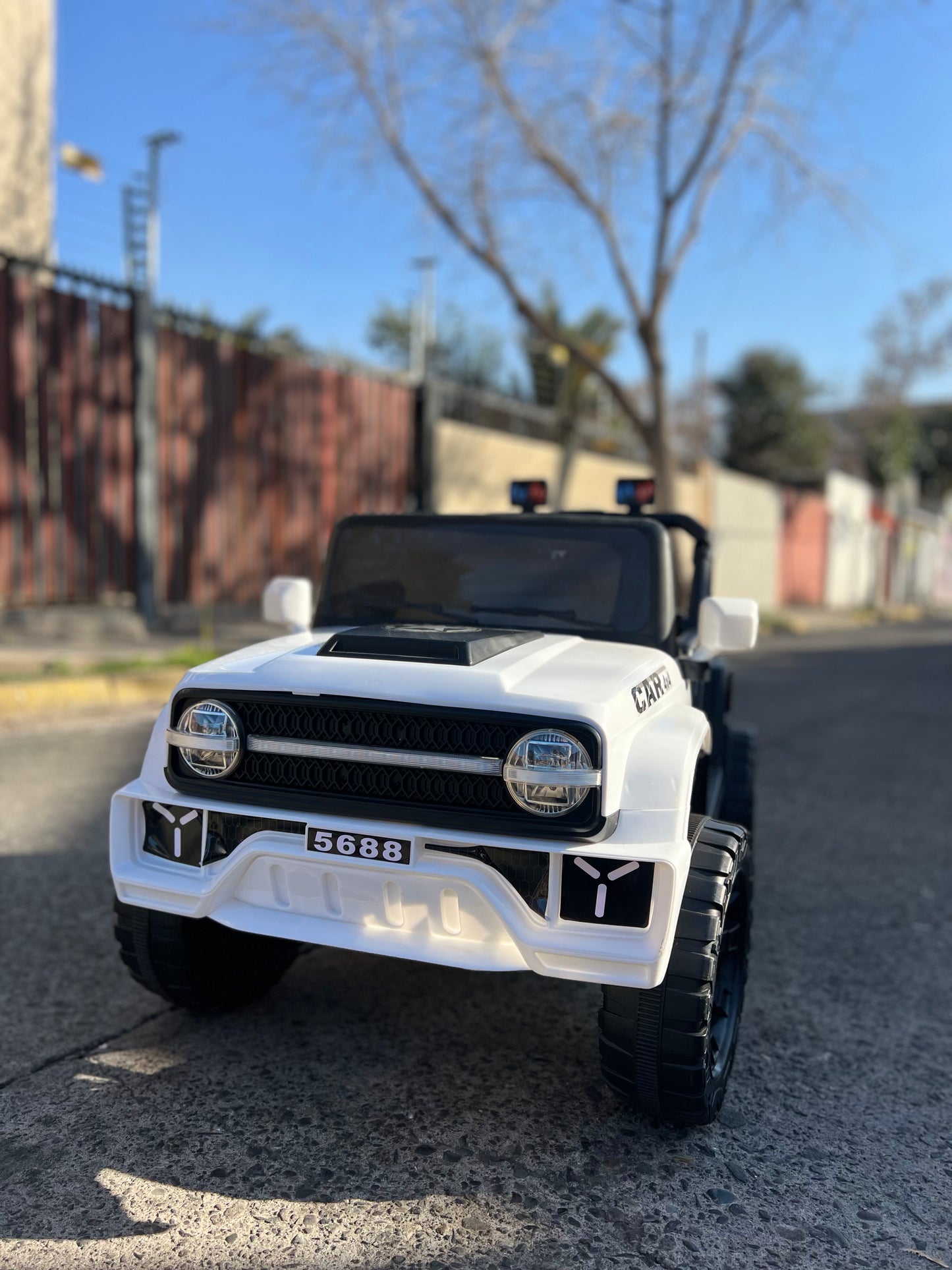 JEEP A BATERIA PARA NIÑOS CON CONTROL PARA PADRES