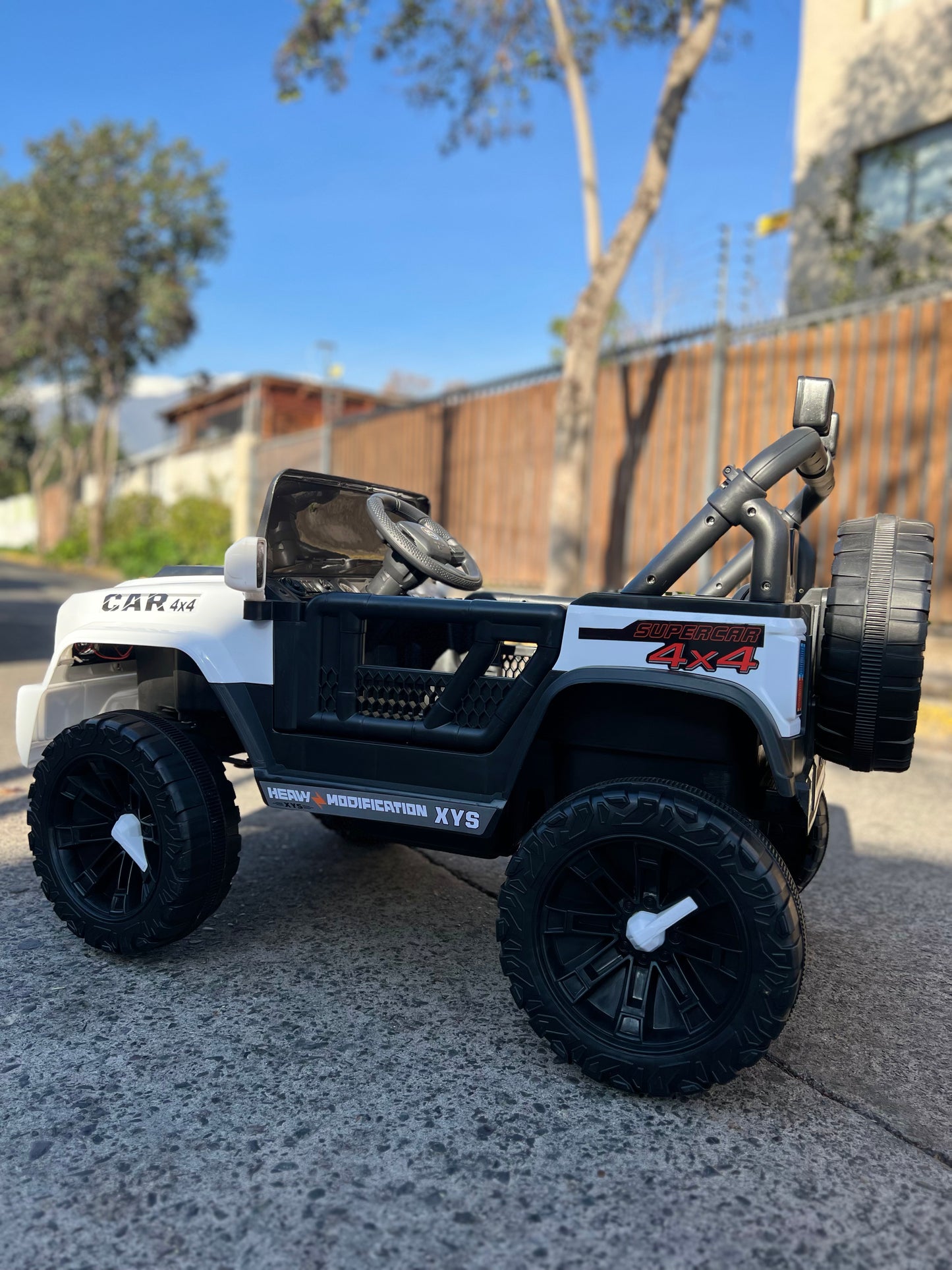 JEEP A BATERIA PARA NIÑOS CON CONTROL PARA PADRES